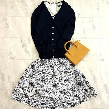 맥피 투모로우랜드 실크 혼방 레오파드 절개 V넥 가디건