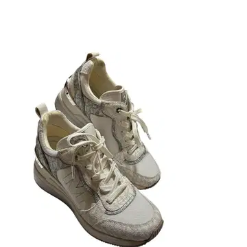 새상품급 MICHAEL KORS 마이클코어스 스니커즈