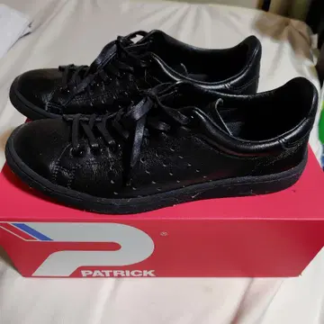 PATRICK 블랙 가죽 스니커즈