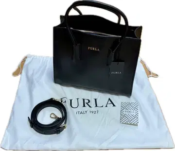 [새상품] FURLA 가죽 토트백 블랙