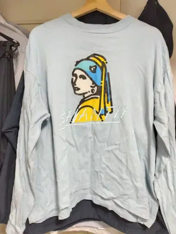 SHANTII 파란색 긴팔 티셔츠 M 사이즈