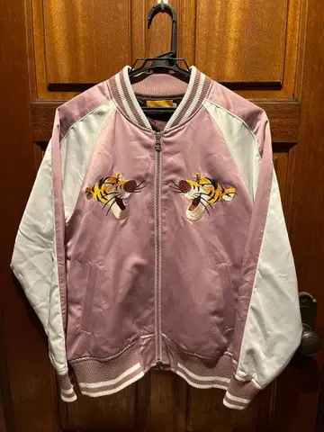 디즈니 티거 핑크 새틴 스카잔