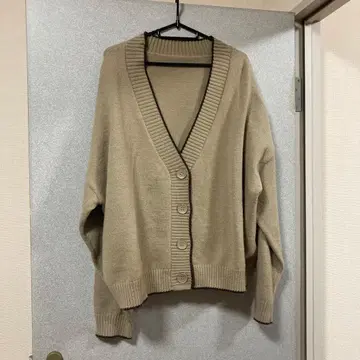 베이지 V넥 니트 가디건