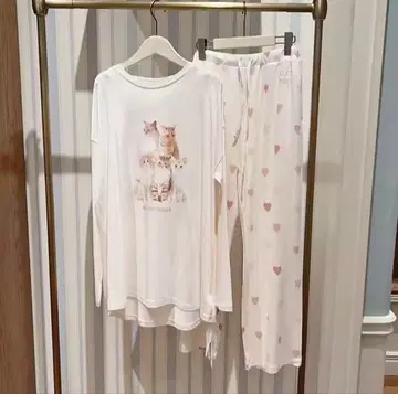 [미사용 새상품] 젤라또피케 고양이 긴팔 로고 T셔츠&롱팬츠 하트