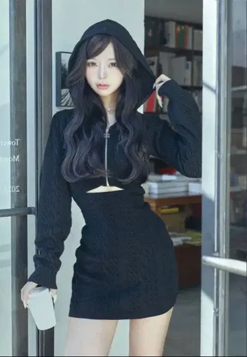 다리치 오픈 케이블 니트 미니 원피스