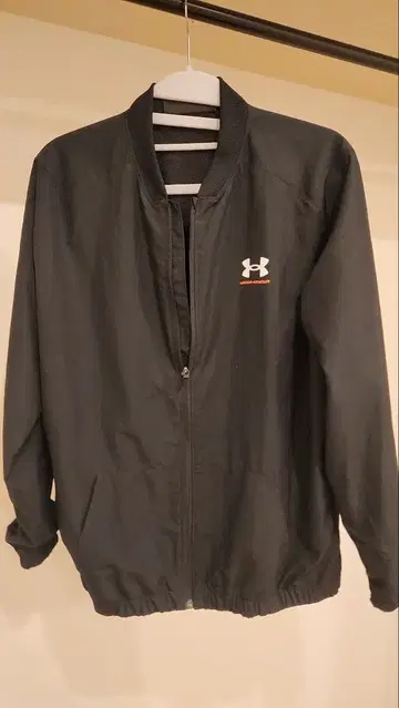 언더아머 아우터 블랙