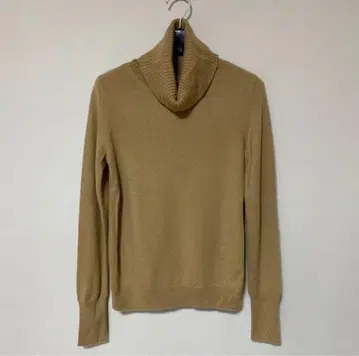 유니클로 캐시미어 100% S 터틀넥 스웨터 베이지 계열 DMW