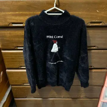 민트 코랄 블랙 스웨터 L 사이즈