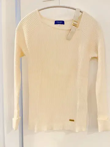 새상품급 BLUE LABEL 아이보리 리브 니트 38
