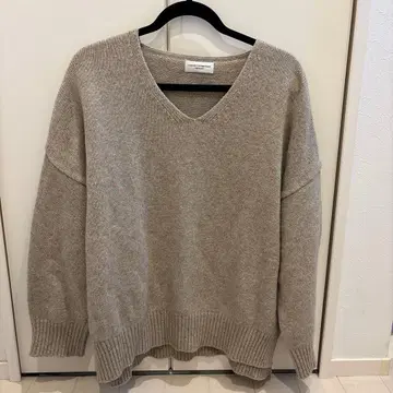 새상품급 room306 CONTEMPORARY 베이지 V넥 니트 스웨터