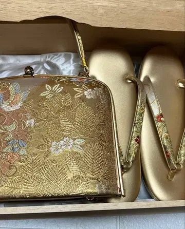 성인식에, 기모노용 조리와 백 박스 포함