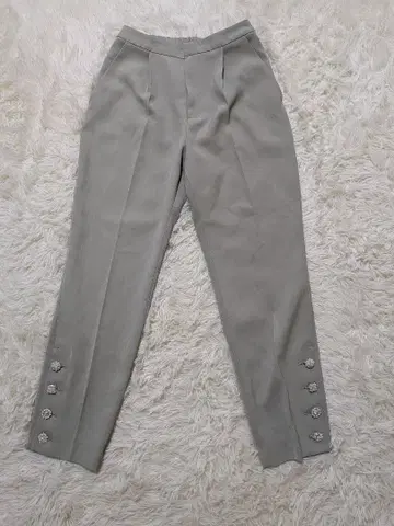 Chesty 그레이 펄 버튼 슬랙스 1 체스티 펄 버튼 귀여운