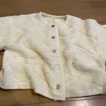 크림색 보아 가디건 긴팔