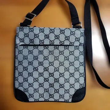 [미사용 새상품] GG 패턴 숄더백 사코슈