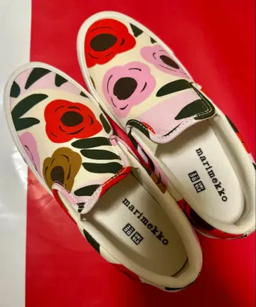 UNIQLO by Marimekko 플라워 프린트 슬립온 25cm