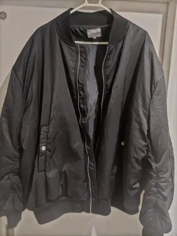 오버 실루엣 블랙 MA-1 자켓 L 사이즈