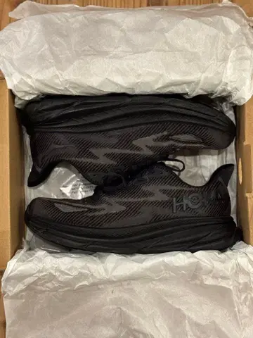 새상품급 HOKA CLIFTON 9 와이드 블랙