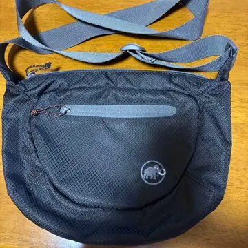 MAMMUT 메쉬 숄더백 블랙