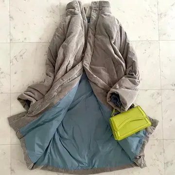 새상품급 그랑마마도터 코듀로이 소재 리얼 다운 코트 그레이 계열 0