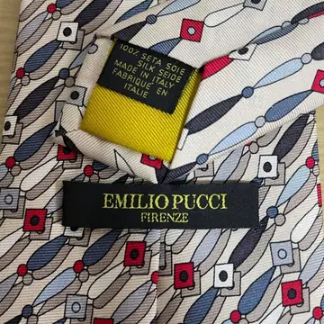 에밀리오 푸치 넥타이