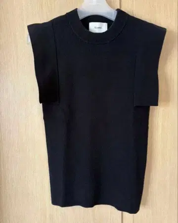 CLANE 스퀘어 슬리브 니트 탑