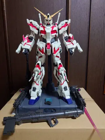 PG 유니콘 건담 LED 유닛 내장 완성품