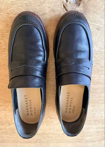 2회 사용 MARGARET HOWELL idea 블랙 로퍼 23.5