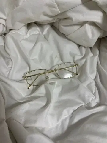 골드 메탈 프레임 안경