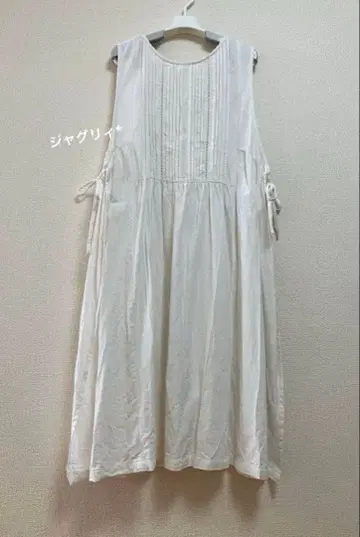 에이프런 원피스 사이드 트임 리본 화이트 레이어드