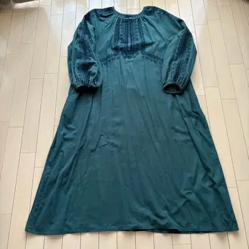 하우스 오브 로터스 다크 그린 자수 긴팔 원피스