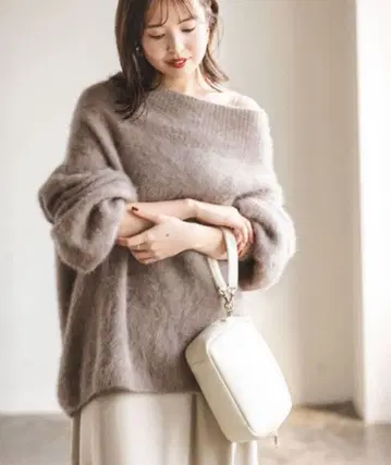 Noble 퍼 니트 오프숄더 풀오버