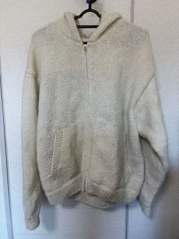 후드 부착 니트 스웨터 꽃무늬 디자인