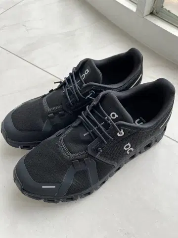 On Cloud6 블랙 스니커즈