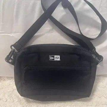 새상품급 뉴에라 숄더백