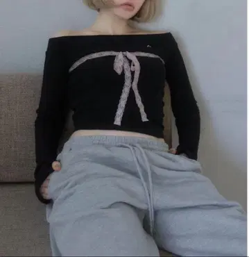 ANDMARY Della 리본 탑 블랙