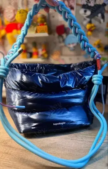 topologie 네이비 숄더백