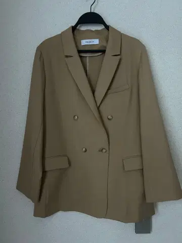 PRIORITY 더블 브레스트 테일러드 자켓 베이지 프라이오리티