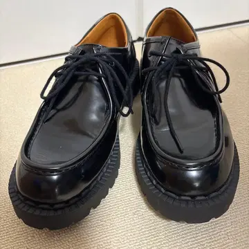 UNIQLO 블랙 레이스업 슈즈 통굽