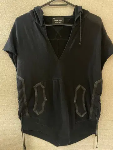 넘버나인 후드 부착 블랙 베스트