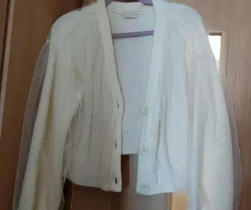 AN MILLE 화이트 가디건 긴팔 튤