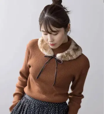 유베시 x Samansa Mos2 콜라보 티펫 포함 리브 니트 카멜