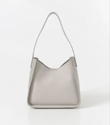 어반 리서치 도어스 이번 시즌 미사용 하프문 원 핸들 백