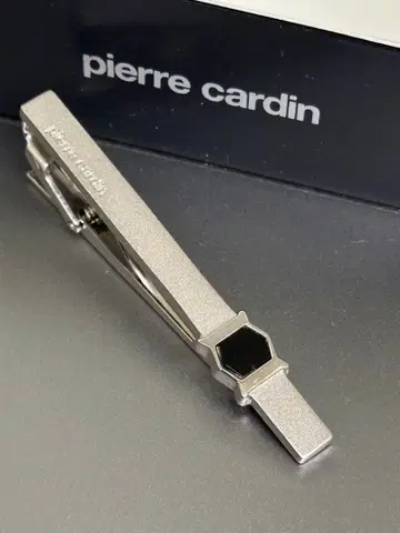 피에르 가르뎅 넥타이핀