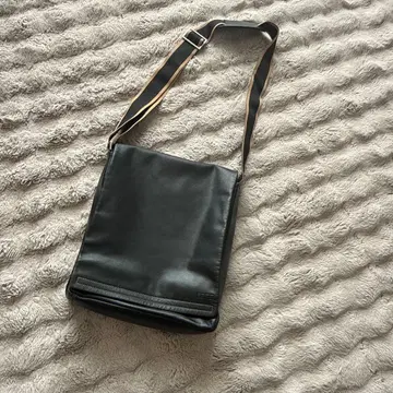 BREE 가죽 숄더백