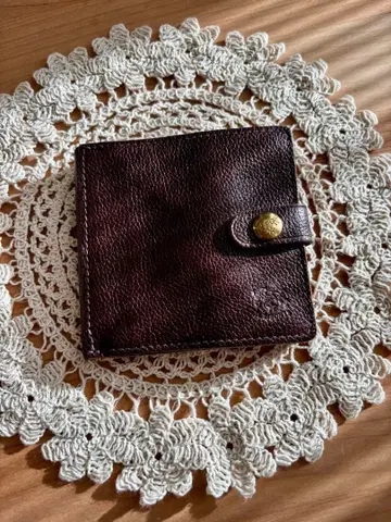 가죽 이단 접이식 지갑 다크 브라운 일비종떼 컴팩트 지갑