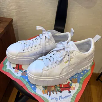 PUMA 화이트 플랫폼 스니커즈