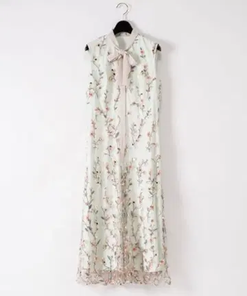 GRACECONTINENTAL 스팽글 자수 원피스