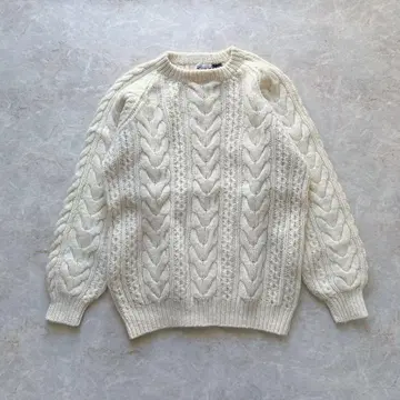 아이보리 케이블 니트 스웨터 아란 니트 볼륨