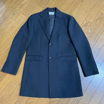 블랙 계열 스트라이프 패턴 체스터 코트