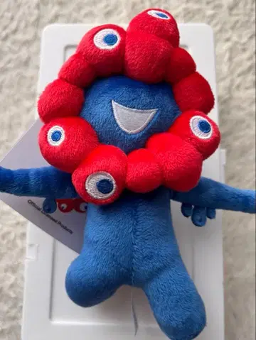 미야쿠미야쿠 밴딩 끈 달린 봉제 인형